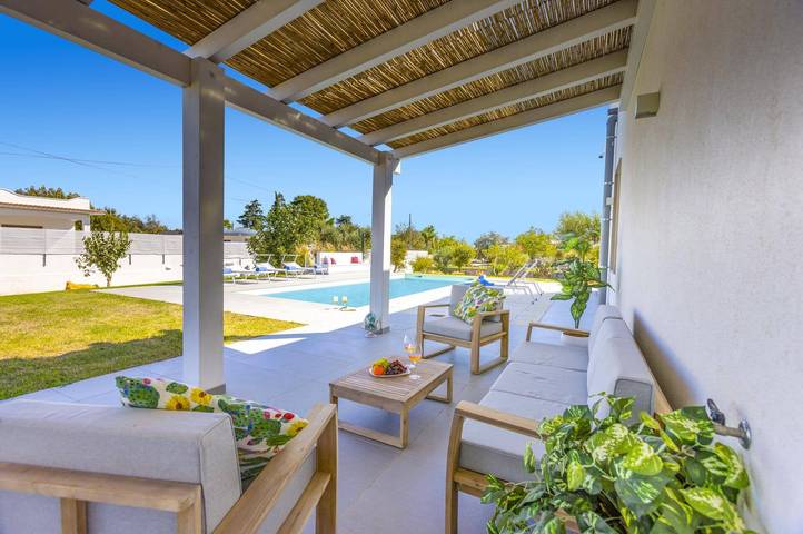 Location de vacances pour 6 personnes, avec jardin à Carovigno - 2