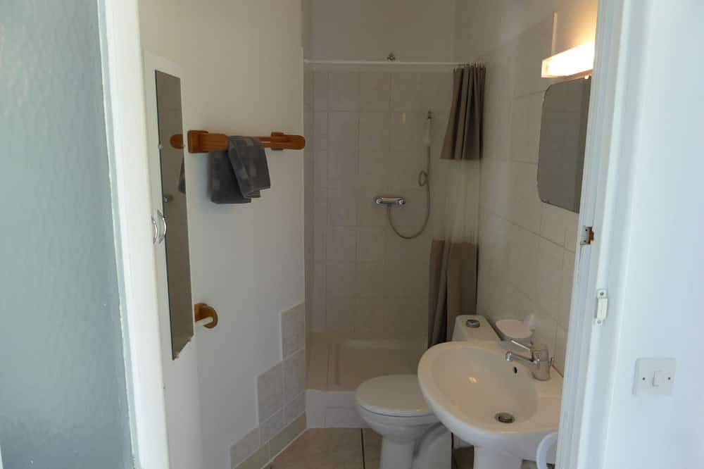 Appartement entier, Gite au calme proche de la côte de Granit Rose in Lannion, Région de Lannion