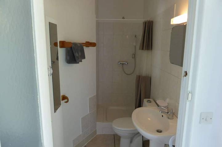 Gîte pour 3 personnes, avec jardin et terrasse à Lannion - 3