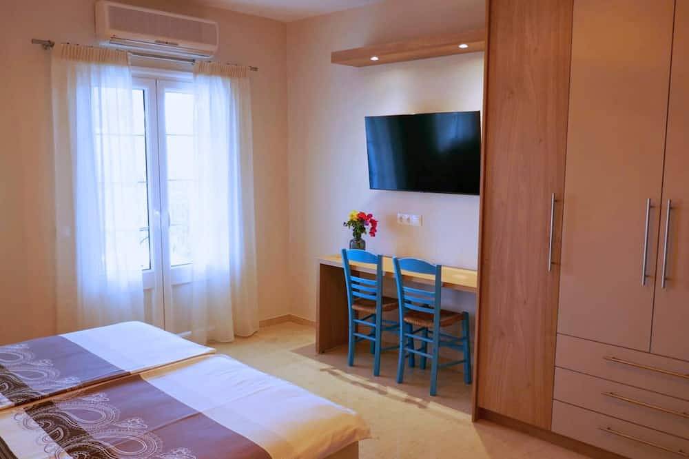 Ganze Wohnung, Aurelia Home bietet Komfort und Charme in Strandnähe in Finikounda, Messenien