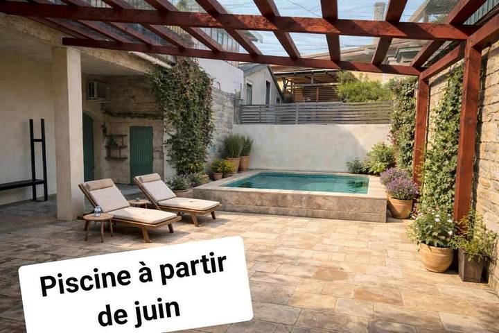 Location de vacances pour 16 personnes, avec vue et terrasse, animaux acceptés à Roujan