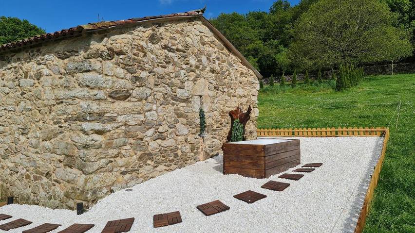 Casa rural para 3 personas, con piscina además de vistas y jardín, Se admiten mascotas en Silleda - 3