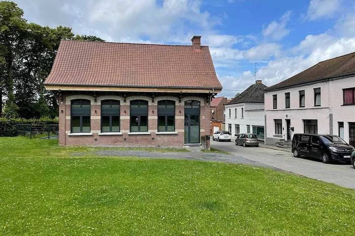 Maison de campagne pour 11 personnes, avec balcon, animaux acceptés dans Roisin