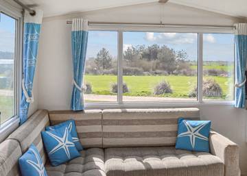 Caravan for 4 People in East of England, Norfolk, Photo 2