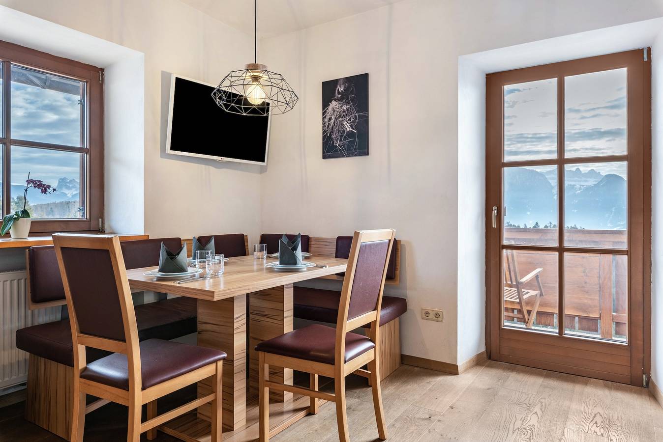Geheel appartement, Boerderij 'Alpin Farm Birke' met uitzicht op de bergen, gedeelde tuin en Wi-Fi in Klobenstein, Ritten
