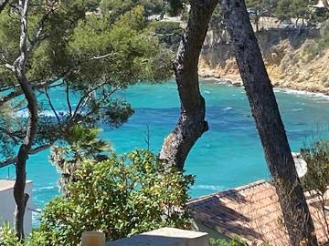 Gîte pour 2 personnes, avec vue ainsi que terrasse et jardin dans Plage de Portissol