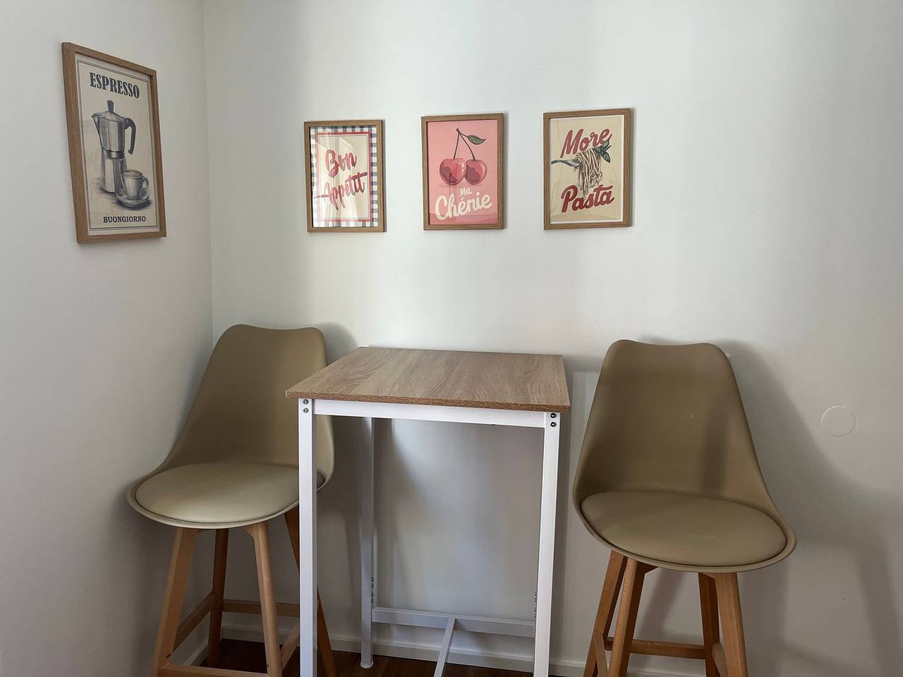 Ganze Wohnung, Funk in der Bregenzer Fußgängerzone in Bregenz, Bodensee-Vorarlberg