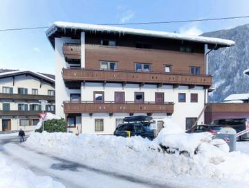Ferienwohnung für 10 Personen in Mayrhofen, Zillertaler Alpen, Bild 2