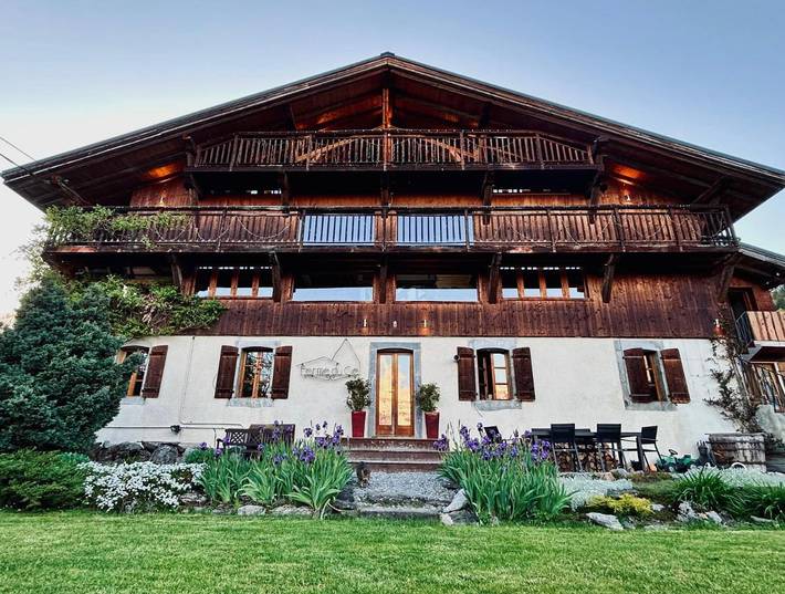 Chambre d’hôte pour 15 personnes, avec jardin et vue ainsi que sauna et piscine, animaux acceptés à Samoëns