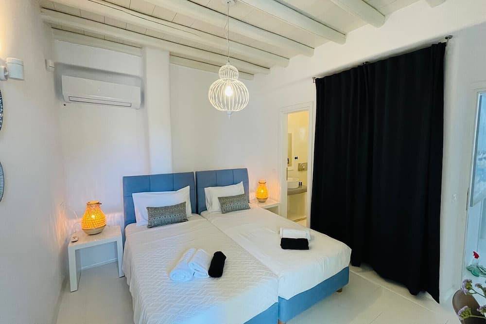 Villa Agnes Mykonos - 5 bedrooms - seaview - pool - fast satellite internet in Agios Stefanos, Mykonos