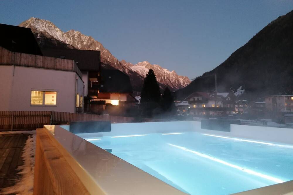 Ganze Wohnung, Deluxe Apartment With Large Balcony, Woodn Interior in Antholz, Rasen-Antholz