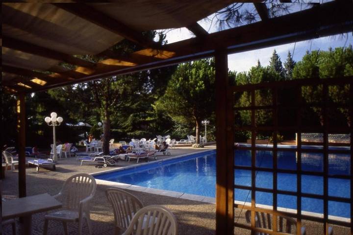 Casa vacanza per 3 persone, con Balcone e Terrazza nonché Giardino e Piscina a Montefalco