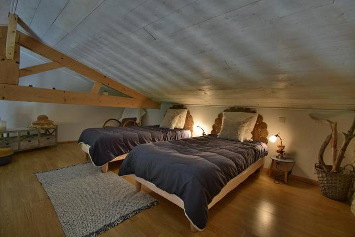 Location de vacances pour 4 personnes, avec vue et piscine ainsi que terrasse et jardin à Castelnau-sur-l'Auvignon - 4