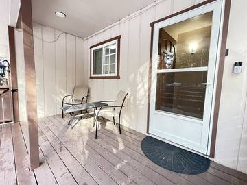 Log Cabin for 5 Guests in South Lake Tahoe, Heavenly, Picture 2