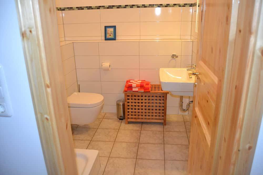 Ganze Wohnung, Bauernhof mit Schafen in idyllischer Alleinlage (Eifel) für 2 bis 8 Personen in Blankenheim, Naturpark Hohes Venn-Eifel