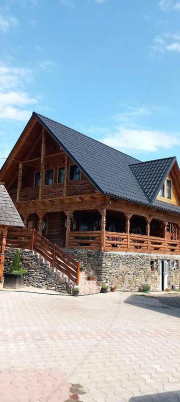 Gîte pour 3 personnes, avec vue et vue sur le lac ainsi que jardin et piscine, adapté aux familles dans Breb