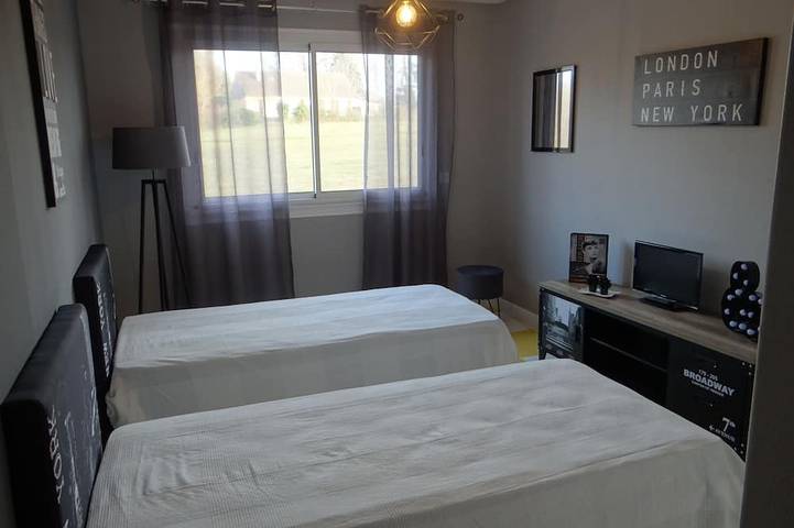 Location de vacances pour 12 personnes, avec jacuzzi ainsi que sauna et jardin à Cluis - 3