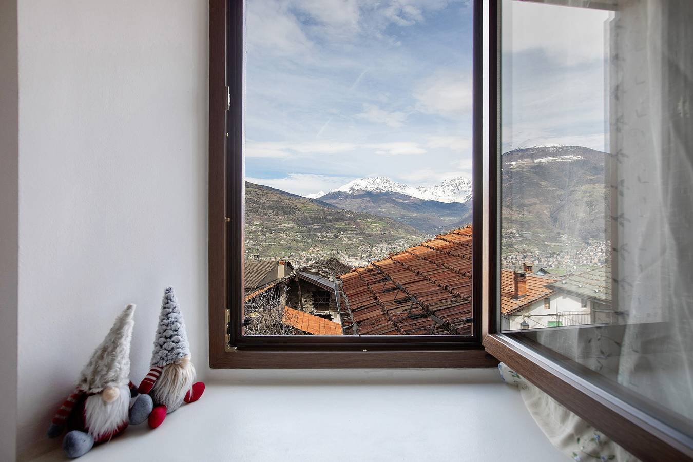 Appartement entier, Appartement de vacances 'Da Lule' avec vue sur les montagnes, balcon et Wi-Fi in Charvensod, Comune di Charvensod