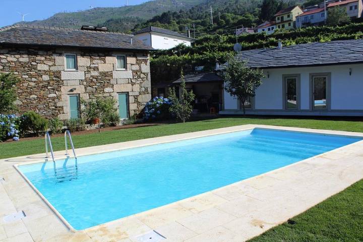 Casa de férias para 8 pessoas, com Varanda e Terraço e ainda Jardim and Piscina em São Pedro do Sul