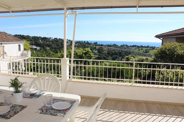 Bellissimo cielo terra "Mauro" con vista mare in Numana, Riviera del Conero