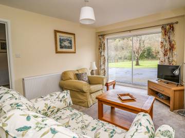 Log Cabin for 2 People in Powys, Mid-Wales, Photo 4