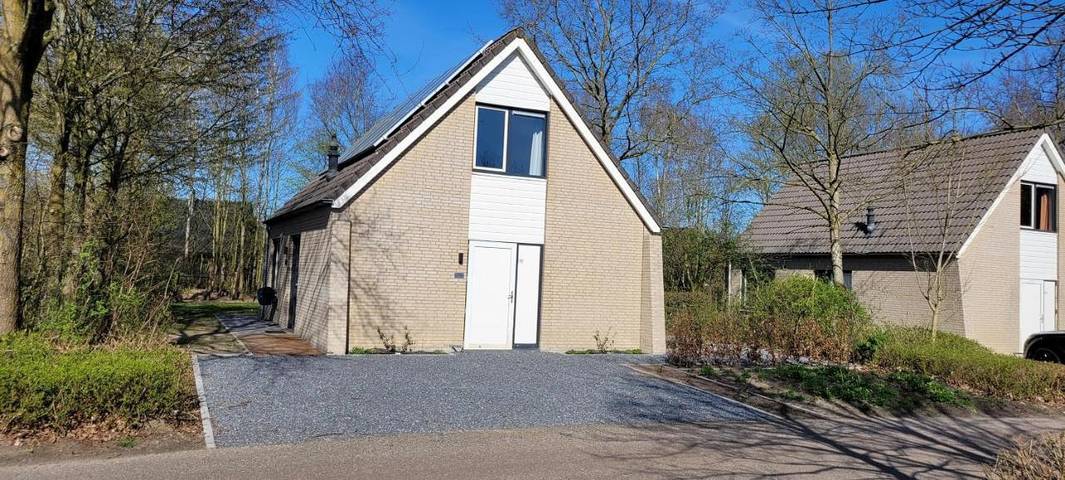 Ferienhaus für 6 Personen, mit Whirlpool und Garten sowie Sauna