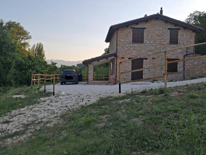 Casa vacanza per 5 persone, con Balcone e Terrazza nonché Giardino e Panorama a Matelica