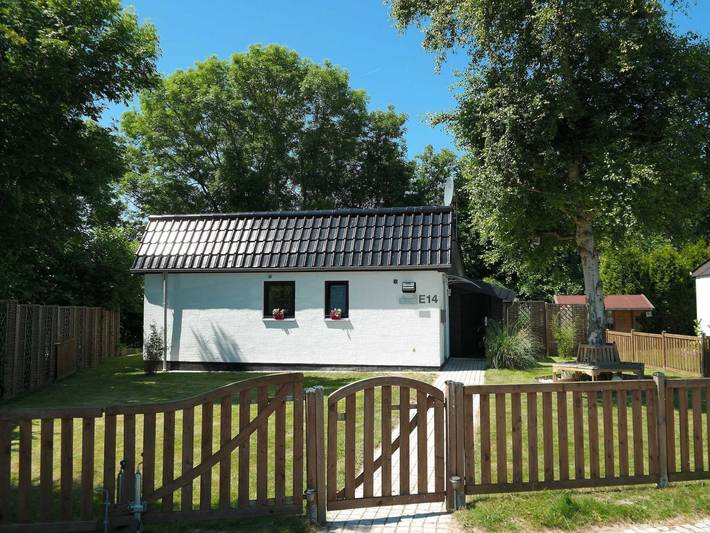 Ferienhaus für 5 Personen, mit Terrasse und Garten am Jadebusen