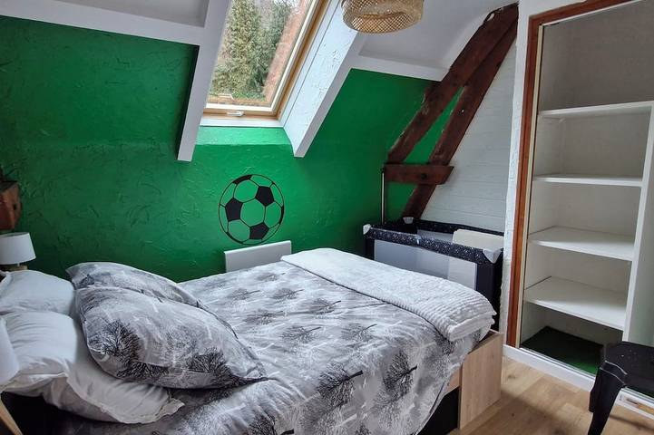 Renovated mountain gîte, close to ski slopes and hiking trails, sleeps 14 to 15 in Aragnouet, Nationalpark Pyrenäen