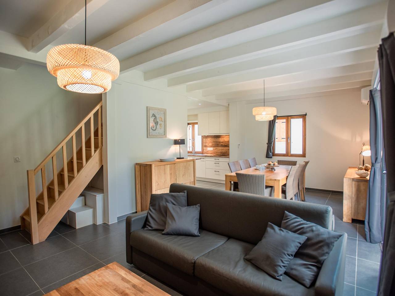 Modernes Haus in kleinem Ferienpark mit Pool in Lacapelle-Marival, Lot