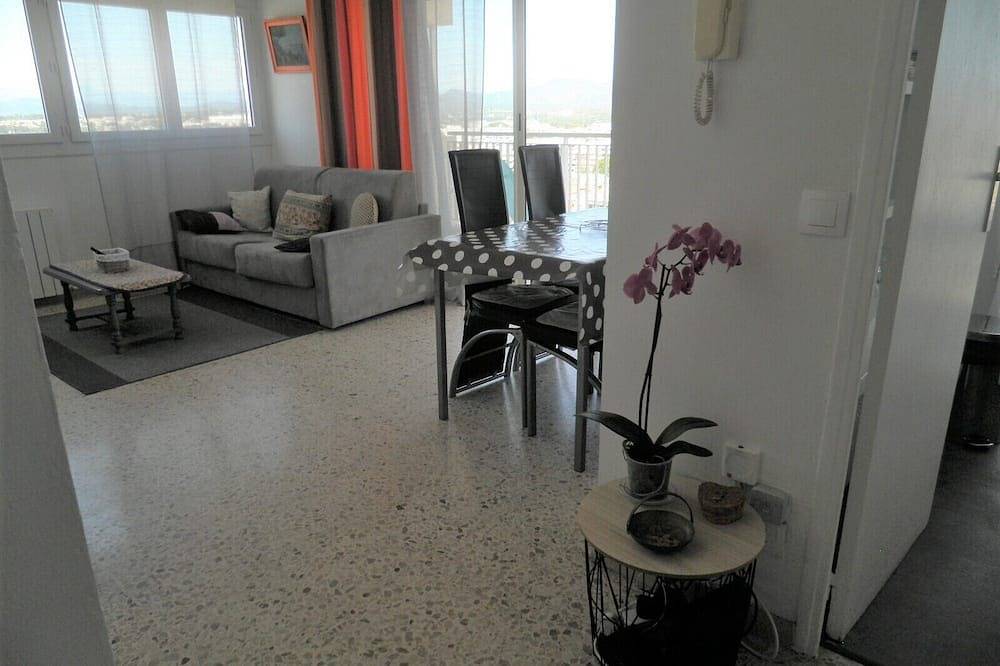 Appartement entier, F2 Front De Mer avec Wifi et Garage in Fréjus Plage, Fréjus