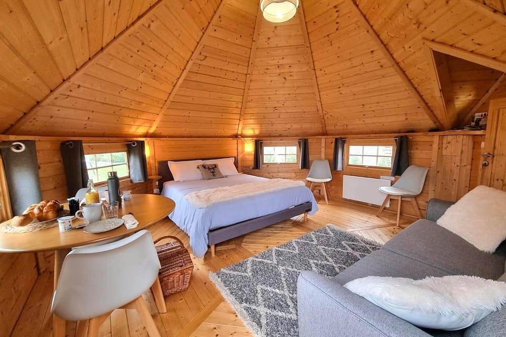 Cabane \"Laponie\" avec Sauna en option in Pradines (Loire), Région de Roanne