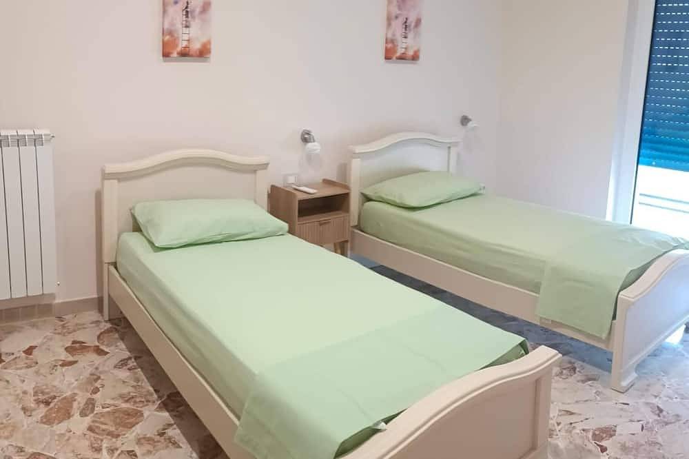 Appartement entier, Apartment in downtown Pompeii few steps away from the  Ruins, next to railway in Pompei, Parc national du Vésuve