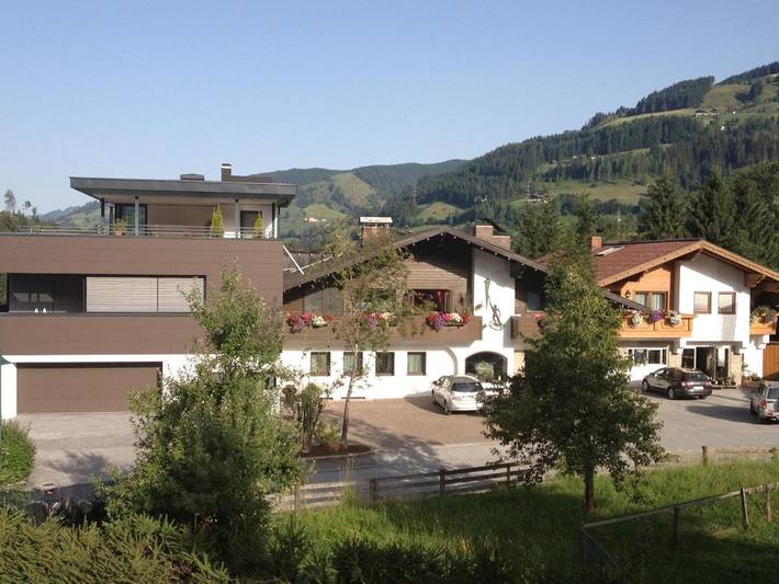 Ferienhaus für 4 Personen, mit Balkon und Terrasse sowie Sauna und Ausblick