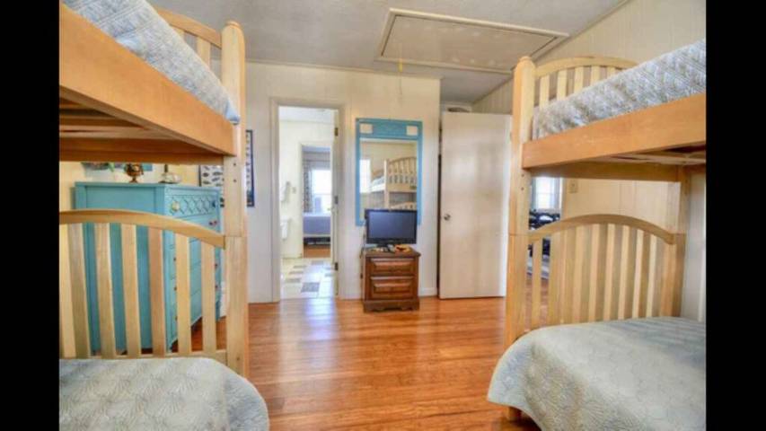 Vacation rental for 8 people, with terrace and yard in Holden Beach