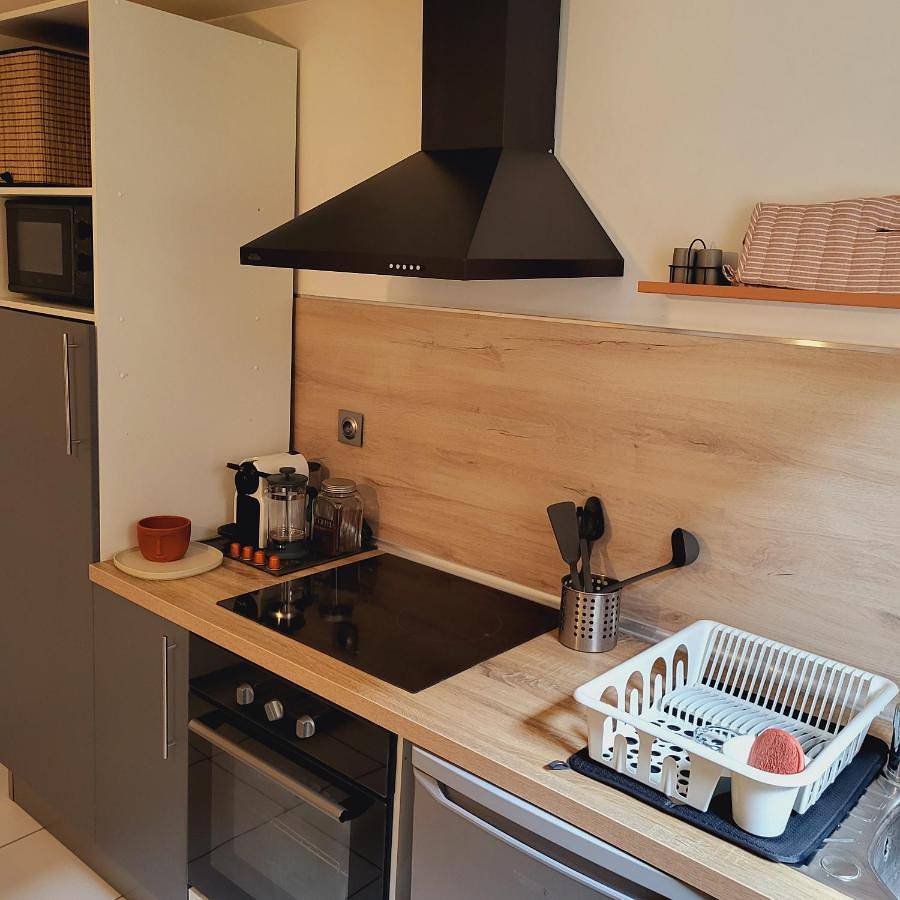 Appartement entier, One-Bedroom Apartment in Pont-de-l'Arche, Région de Les Andelys