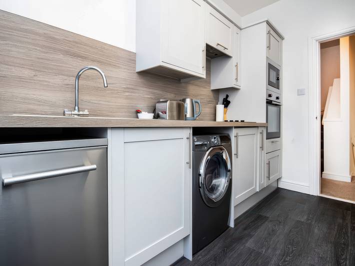 Entire apartment, 4 Lower Kessock Street in Inverness, Highlands