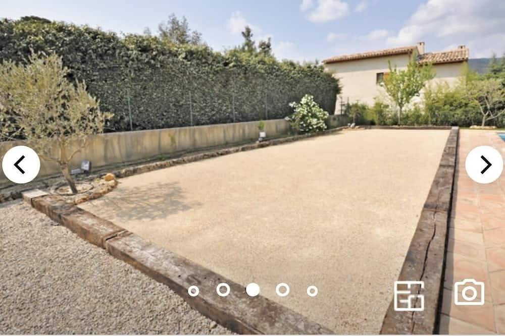 Charming villa with whirlpool bath in Le Plan-de-la-Tour, Draguignan region