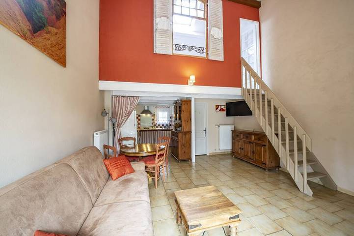 Gîte pour 4 personnes, avec Balcon ainsi que Jardin et Piscine