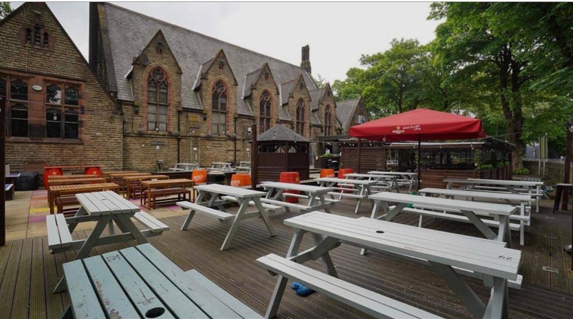Cały apartament, Arosa Escape- Modern2 bed suite,Sleeps 5,Free Parking,Ps4,Kingbed,Wifi,Near Christies in Manchester, Greater Manchester