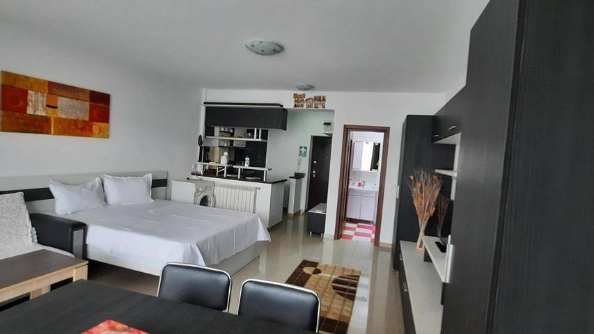 Gîte pour 4 personnes, avec balcon dans Mangalia - 3