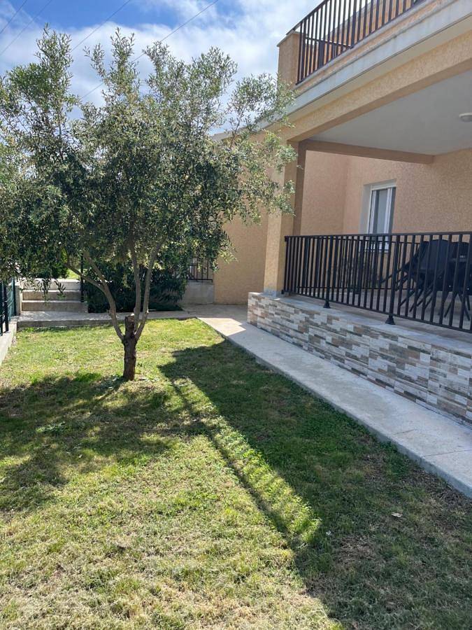 Gîte pour 4 personnes, avec vue ainsi que jardin et piscine à Furiani - 3