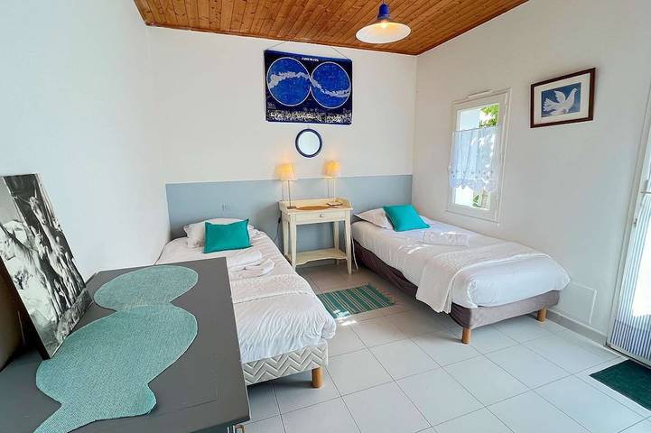 Location de vacances pour 10 personnes, avec jardin dans Plage des Gollandieres (Le Bois-Plage-en-Re) - 3