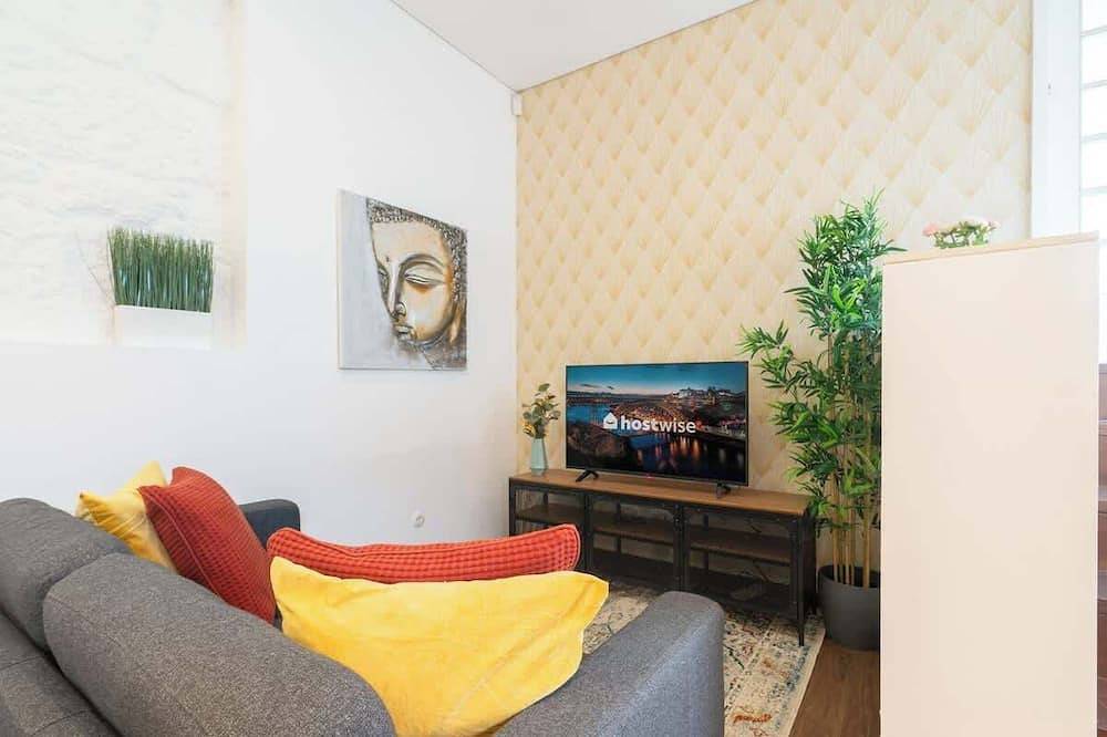 Ganze Wohnung, Cosy Modern Apartment by Host Wise in Santo Ildefonso, Porto