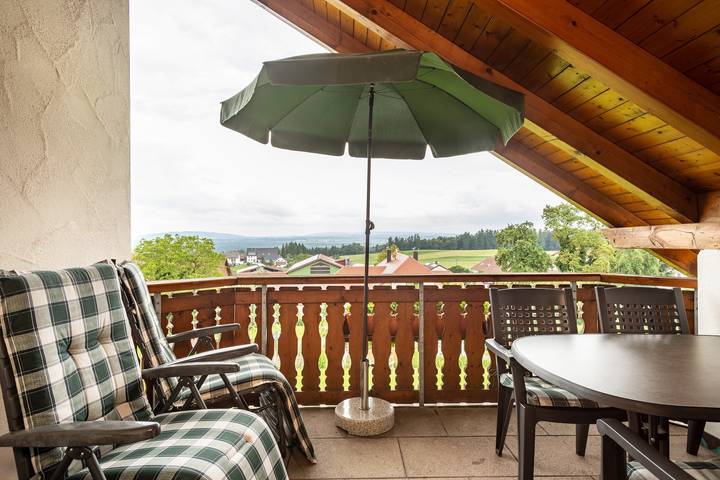 Bauernhof für 4 Personen, mit Balkon und Garten sowie Seeblick in Schlier