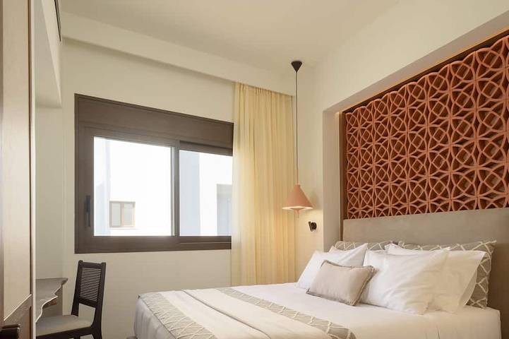 Geheel appartement, Thetis BeachFront Retreat, with Plunge Pool in Rethymno (City), Rethymno en omgeving