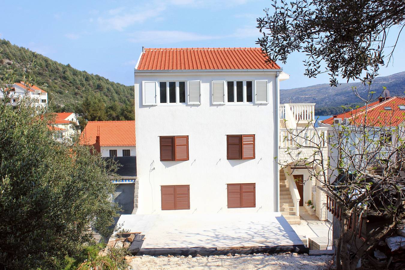 Ganze Wohnung, 1-Zimmer-Ferienwohnung mit Terrasse und Meerblick Marina, Trogir A-10003-d in Marina, Split-Dalmatien