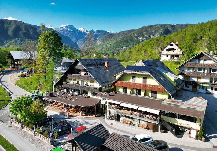 Chambre d’hôte pour 2 personnes, avec Balcon ainsi que Terrasse et Vue dans Bohinjsko Jezero