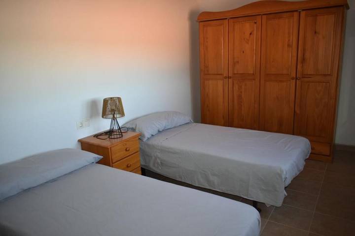 Casa de vacaciones para 14 personas, con jardín además de piscina y vistas, Se admiten mascotas en La Manchuela - 4