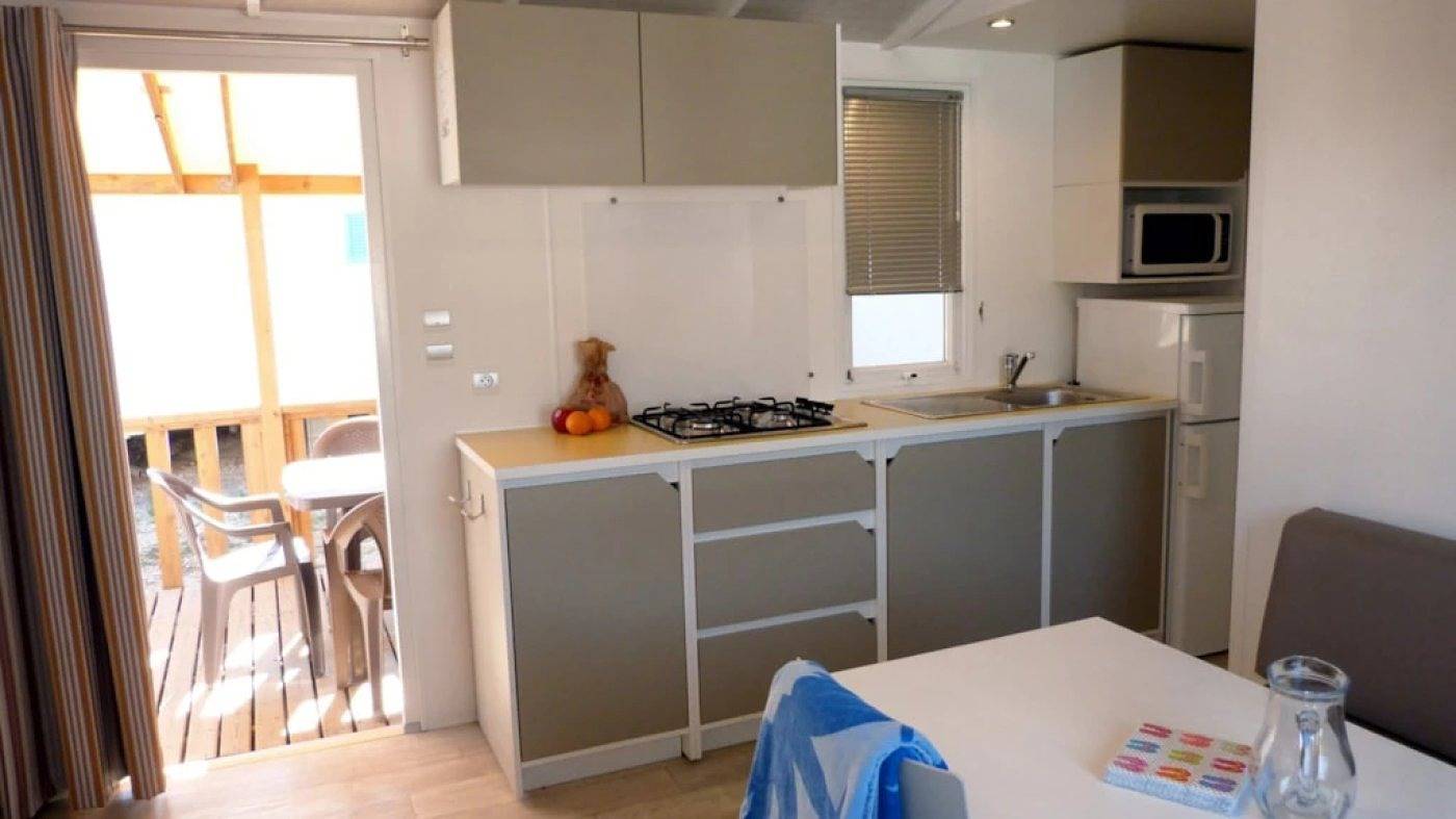 Zecamping 3 étoiles 200m plage animaux acceptés locatif Tv clim 26m2 in Hyeres, Parc national Port-Cros